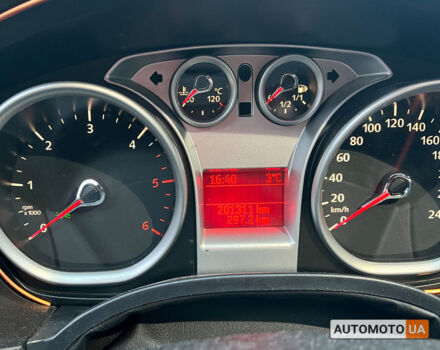 Черный Форд Фокус, объемом двигателя 1.6 л и пробегом 201 тыс. км за 5999 $, фото 6 на Automoto.ua