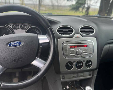 Черный Форд Фокус, объемом двигателя 1.8 л и пробегом 160 тыс. км за 5700 $, фото 1 на Automoto.ua