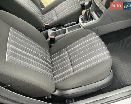 Черный Форд Фокус, объемом двигателя 1.6 л и пробегом 223 тыс. км за 6400 $, фото 58 на Automoto.ua