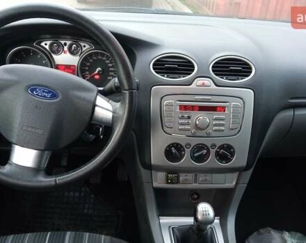 Черный Форд Фокус, объемом двигателя 1.6 л и пробегом 196 тыс. км за 5000 $, фото 4 на Automoto.ua