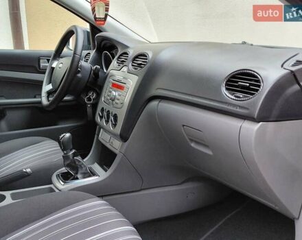 Форд Фокус 2008 у Самборе на Automoto.ua Чорний Форд Фокус, об'ємом двигуна 1.6 л та пробігом 225 тис. км за 4999 $, фото 41 на Automoto.ua