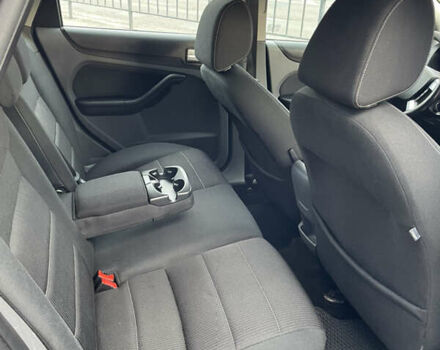 Черный Форд Фокус, объемом двигателя 1.6 л и пробегом 260 тыс. км за 5400 $, фото 15 на Automoto.ua