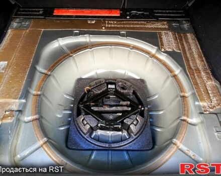 Форд Фокус 2008 у Кельменцах на Automoto.ua Чорний Форд Фокус, об'ємом двигуна 1.6 л та пробігом 208 тис. км за 5800 $, фото 7 на Automoto.ua