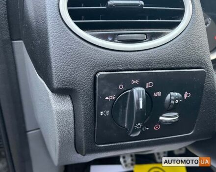 Черный Форд Фокус, объемом двигателя 1.6 л и пробегом 201 тыс. км за 5999 $, фото 5 на Automoto.ua