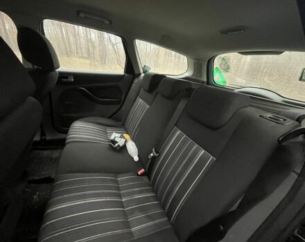 Черный Форд Фокус, объемом двигателя 1.8 л и пробегом 379 тыс. км за 2300 $, фото 2 на Automoto.ua