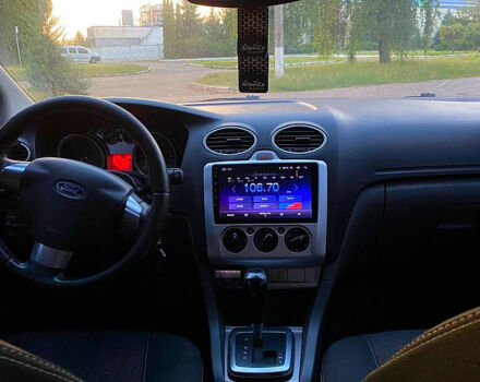 Чорний Форд Фокус, об'ємом двигуна 2 л та пробігом 295 тис. км за 6500 $, фото 7 на Automoto.ua