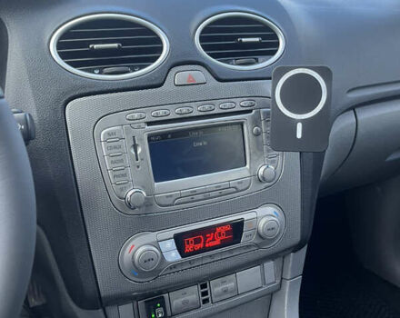 Черный Форд Фокус, объемом двигателя 1.6 л и пробегом 220 тыс. км за 5850 $, фото 7 на Automoto.ua