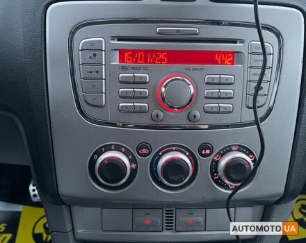 Черный Форд Фокус, объемом двигателя 1.6 л и пробегом 201 тыс. км за 5999 $, фото 12 на Automoto.ua