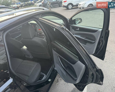 Чорний Форд Фокус, об'ємом двигуна 1.6 л та пробігом 261 тис. км за 5800 $, фото 8 на Automoto.ua