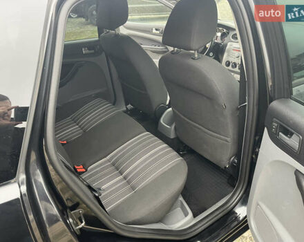 Черный Форд Фокус, объемом двигателя 1.6 л и пробегом 223 тыс. км за 6400 $, фото 55 на Automoto.ua