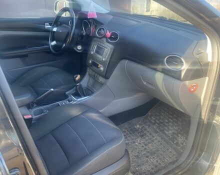 Черный Форд Фокус, объемом двигателя 1.6 л и пробегом 240 тыс. км за 4500 $, фото 4 на Automoto.ua