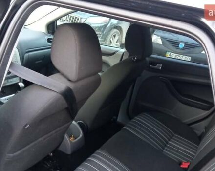 Черный Форд Фокус, объемом двигателя 1.6 л и пробегом 196 тыс. км за 5000 $, фото 6 на Automoto.ua