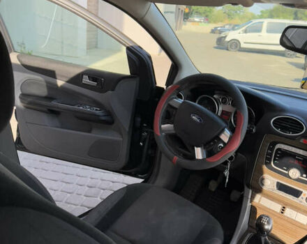 Черный Форд Фокус, объемом двигателя 1.6 л и пробегом 283 тыс. км за 5700 $, фото 46 на Automoto.ua