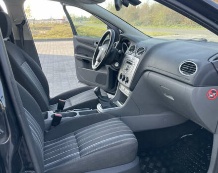 Черный Форд Фокус, объемом двигателя 1.6 л и пробегом 210 тыс. км за 4800 $, фото 17 на Automoto.ua