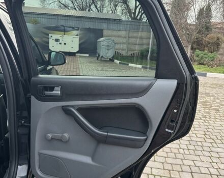 Чорний Форд Фокус, об'ємом двигуна 1.6 л та пробігом 216 тис. км за 6000 $, фото 17 на Automoto.ua