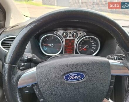 Черный Форд Фокус, объемом двигателя 1.56 л и пробегом 245 тыс. км за 5400 $, фото 9 на Automoto.ua