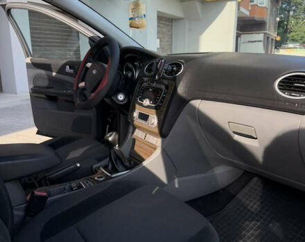 Черный Форд Фокус, объемом двигателя 1.6 л и пробегом 283 тыс. км за 5700 $, фото 24 на Automoto.ua