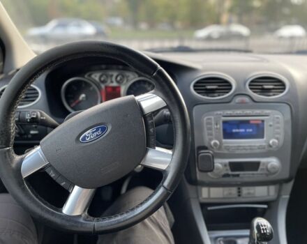 Черный Форд Фокус, объемом двигателя 1.6 л и пробегом 300 тыс. км за 5000 $, фото 13 на Automoto.ua