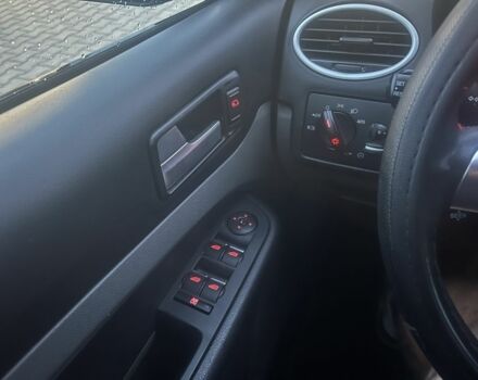 Чорний Форд Фокус, об'ємом двигуна 1.6 л та пробігом 190 тис. км за 6100 $, фото 7 на Automoto.ua