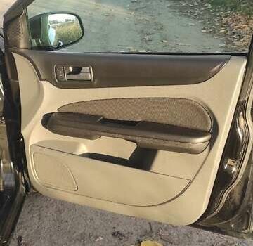 Форд Фокус 2009 в Каменке-Бугской на Automoto.ua Черный Форд Фокус, объемом двигателя 1.8 л и пробегом 356 тыс. км за 5200 $, фото 5 на Automoto.ua