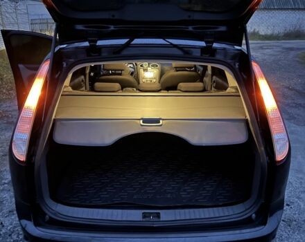 Черный Форд Фокус, объемом двигателя 1.6 л и пробегом 235 тыс. км за 5350 $, фото 12 на Automoto.ua