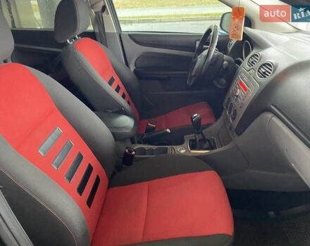 Черный Форд Фокус, объемом двигателя 1.6 л и пробегом 257 тыс. км за 6400 $, фото 20 на Automoto.ua