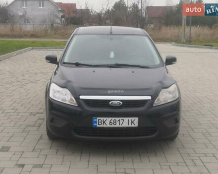 Черный Форд Фокус, объемом двигателя 1.8 л и пробегом 300 тыс. км за 5900 $, фото 1 на Automoto.ua