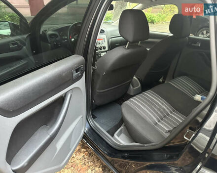 Черный Форд Фокус, объемом двигателя 1.6 л и пробегом 256 тыс. км за 5700 $, фото 13 на Automoto.ua