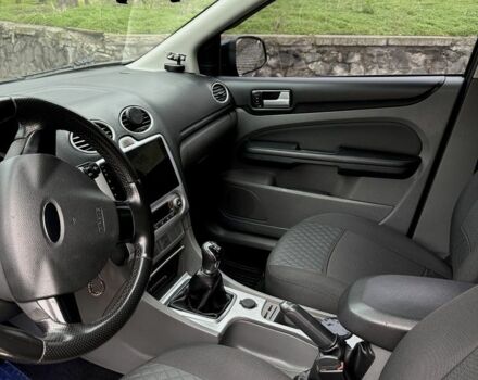 Черный Форд Фокус, объемом двигателя 1.8 л и пробегом 267 тыс. км за 5600 $, фото 7 на Automoto.ua