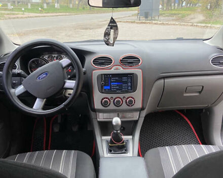 Черный Форд Фокус, объемом двигателя 1.6 л и пробегом 292 тыс. км за 5100 $, фото 10 на Automoto.ua