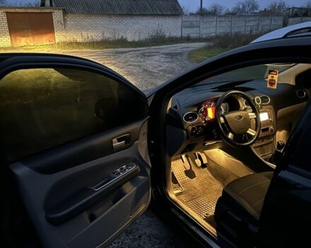 Черный Форд Фокус, объемом двигателя 1.6 л и пробегом 235 тыс. км за 5350 $, фото 9 на Automoto.ua