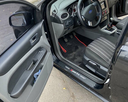 Черный Форд Фокус, объемом двигателя 1.6 л и пробегом 292 тыс. км за 5100 $, фото 13 на Automoto.ua