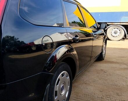 Черный Форд Фокус, объемом двигателя 1.6 л и пробегом 260 тыс. км за 6300 $, фото 2 на Automoto.ua