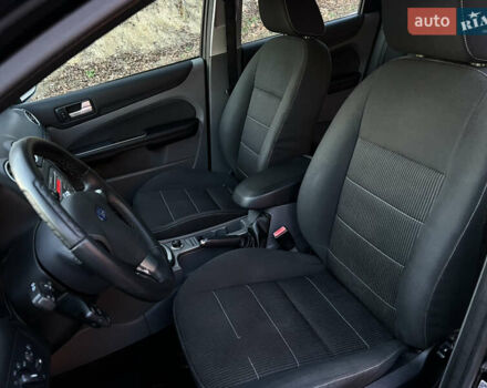 Черный Форд Фокус, объемом двигателя 1.6 л и пробегом 225 тыс. км за 6500 $, фото 11 на Automoto.ua