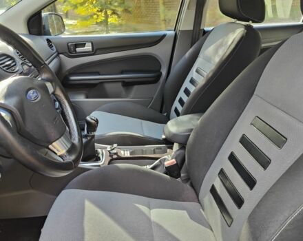 Чорний Форд Фокус, об'ємом двигуна 1.6 л та пробігом 181 тис. км за 5750 $, фото 6 на Automoto.ua