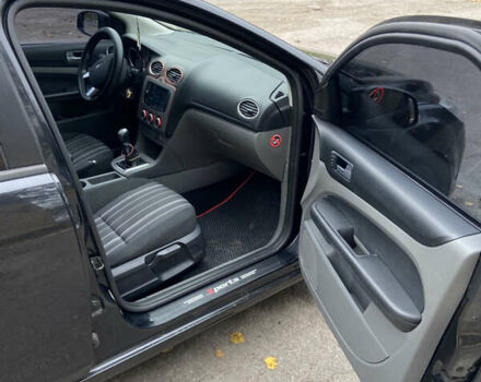 Черный Форд Фокус, объемом двигателя 1.6 л и пробегом 292 тыс. км за 5100 $, фото 8 на Automoto.ua