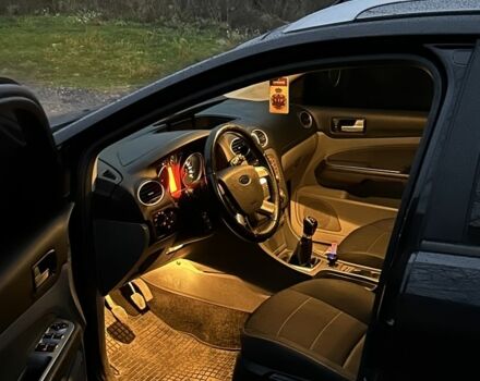 Черный Форд Фокус, объемом двигателя 1.6 л и пробегом 235 тыс. км за 5350 $, фото 8 на Automoto.ua