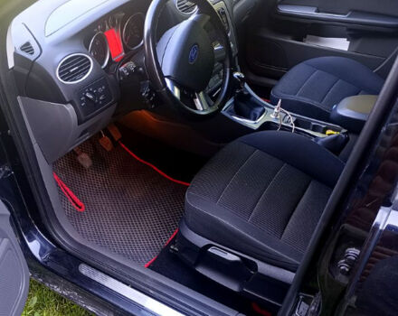 Черный Форд Фокус, объемом двигателя 1.6 л и пробегом 209 тыс. км за 6690 $, фото 1 на Automoto.ua