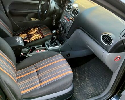 Черный Форд Фокус, объемом двигателя 1.6 л и пробегом 260 тыс. км за 6300 $, фото 10 на Automoto.ua