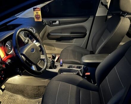 Черный Форд Фокус, объемом двигателя 1.6 л и пробегом 235 тыс. км за 5350 $, фото 10 на Automoto.ua