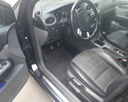 Черный Форд Фокус, объемом двигателя 1.8 л и пробегом 218 тыс. км за 3500 $, фото 5 на Automoto.ua