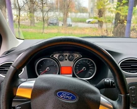 Черный Форд Фокус, объемом двигателя 1.6 л и пробегом 194 тыс. км за 5999 $, фото 5 на Automoto.ua