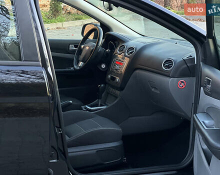 Черный Форд Фокус, объемом двигателя 1.6 л и пробегом 225 тыс. км за 6500 $, фото 21 на Automoto.ua