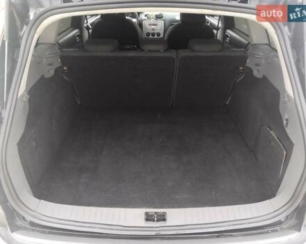 Черный Форд Фокус, объемом двигателя 1.8 л и пробегом 300 тыс. км за 5900 $, фото 16 на Automoto.ua