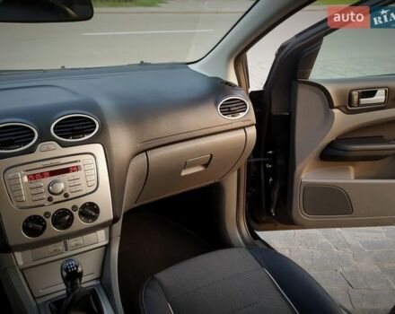 Черный Форд Фокус, объемом двигателя 1.6 л и пробегом 215 тыс. км за 6200 $, фото 91 на Automoto.ua