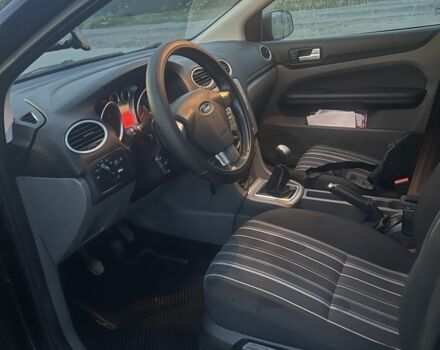 Чорний Форд Фокус, об'ємом двигуна 1.6 л та пробігом 190 тис. км за 6100 $, фото 5 на Automoto.ua