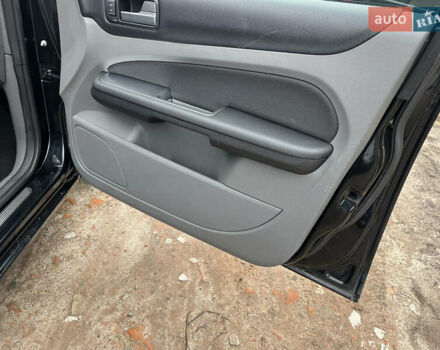 Чорний Форд Фокус, об'ємом двигуна 1.6 л та пробігом 222 тис. км за 6550 $, фото 54 на Automoto.ua