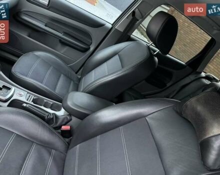 Черный Форд Фокус, объемом двигателя 2 л и пробегом 249 тыс. км за 5900 $, фото 6 на Automoto.ua