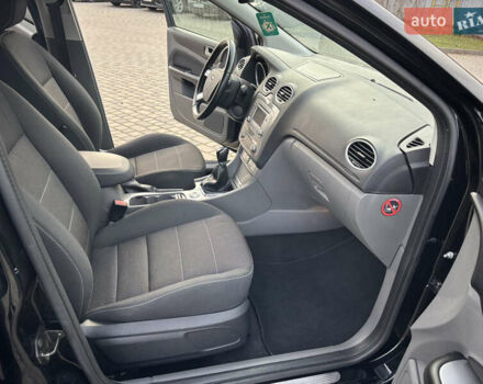 Чорний Форд Фокус, об'ємом двигуна 1.6 л та пробігом 277 тис. км за 6450 $, фото 32 на Automoto.ua