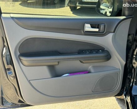 Черный Форд Фокус, объемом двигателя 1.6 л и пробегом 285 тыс. км за 6190 $, фото 13 на Automoto.ua